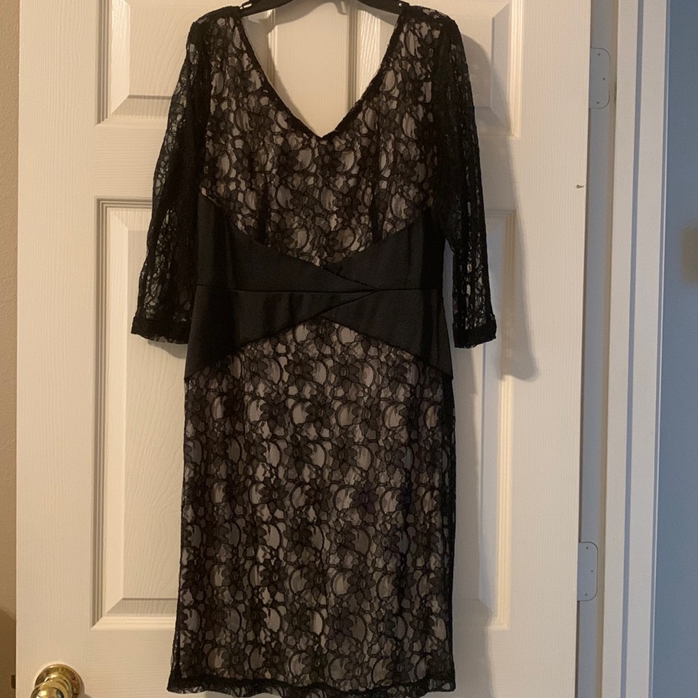 Fitted lace dress